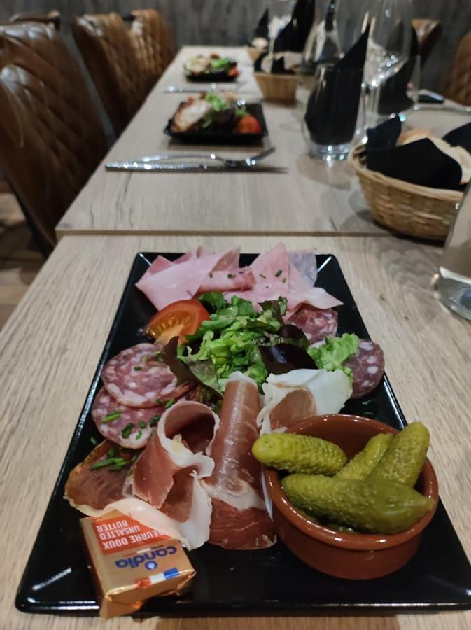 Hotel Cafe Du Palais Тонон-ле-Бен Екстериор снимка